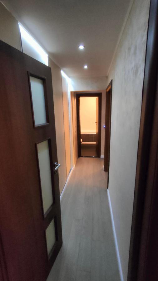 Duck Apartment Bukares Bagian luar foto