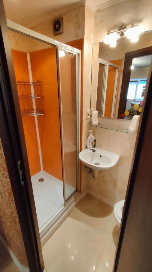 Duck Apartment Bukares Bagian luar foto