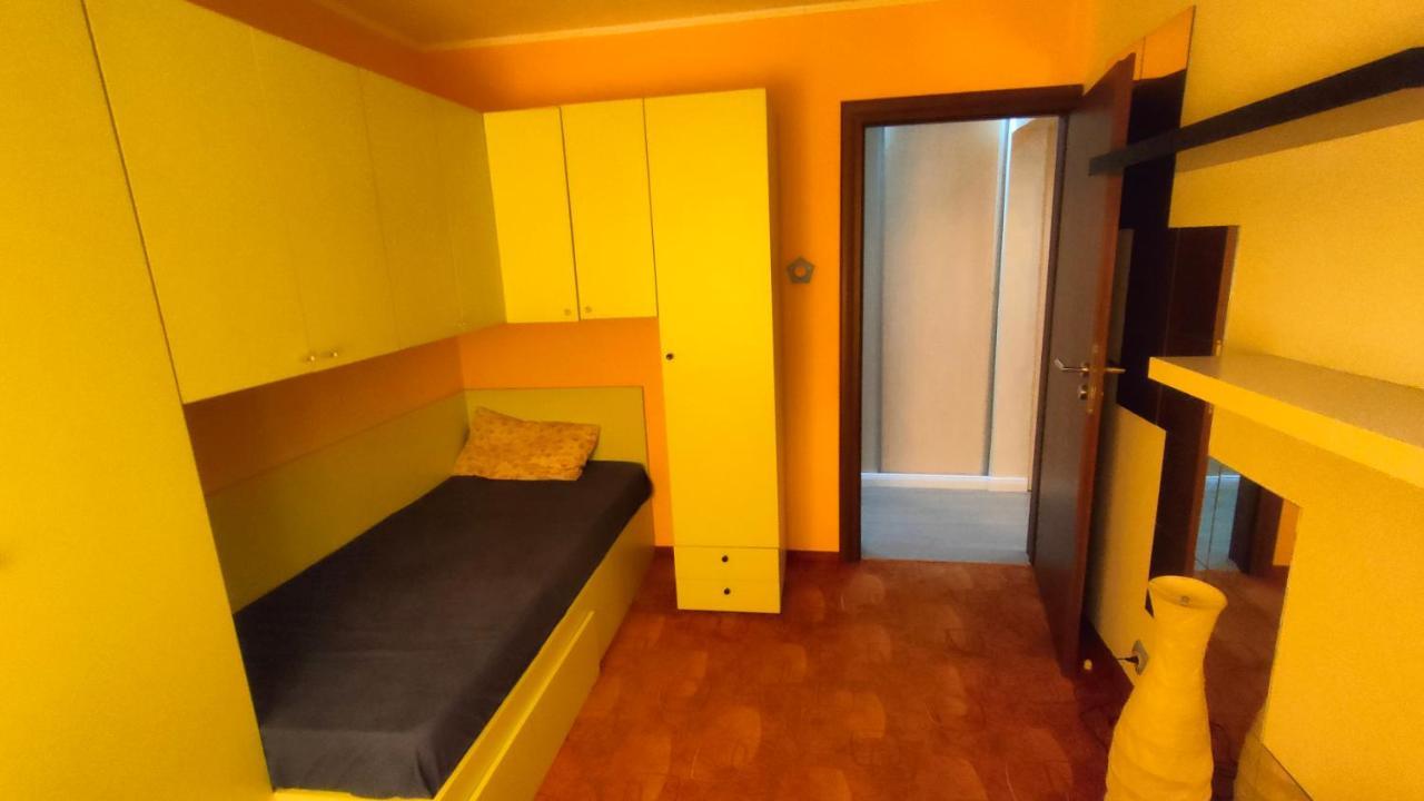 Duck Apartment Bukares Bagian luar foto