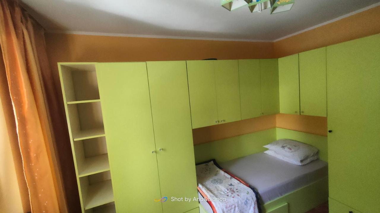 Duck Apartment Bukares Bagian luar foto